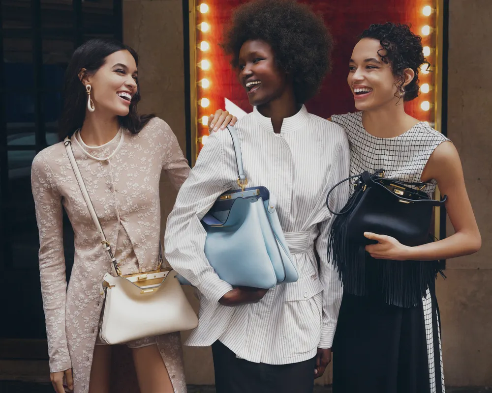 Bản phối túi xách Fendi