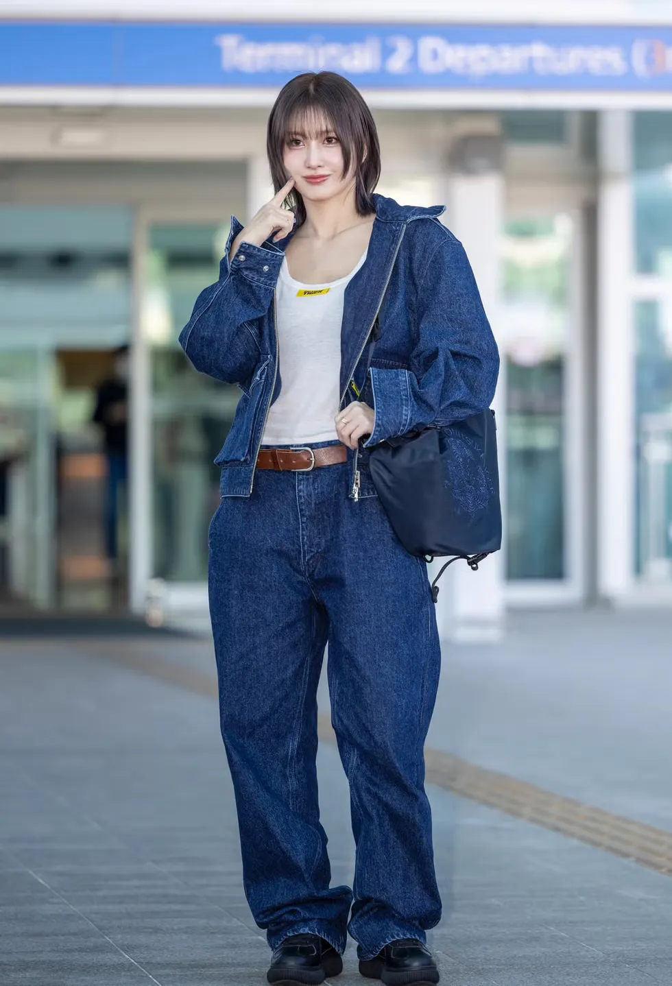 sao hàn momo mang túi jeans 