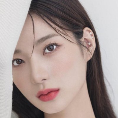 mụn đầu đen tại tai