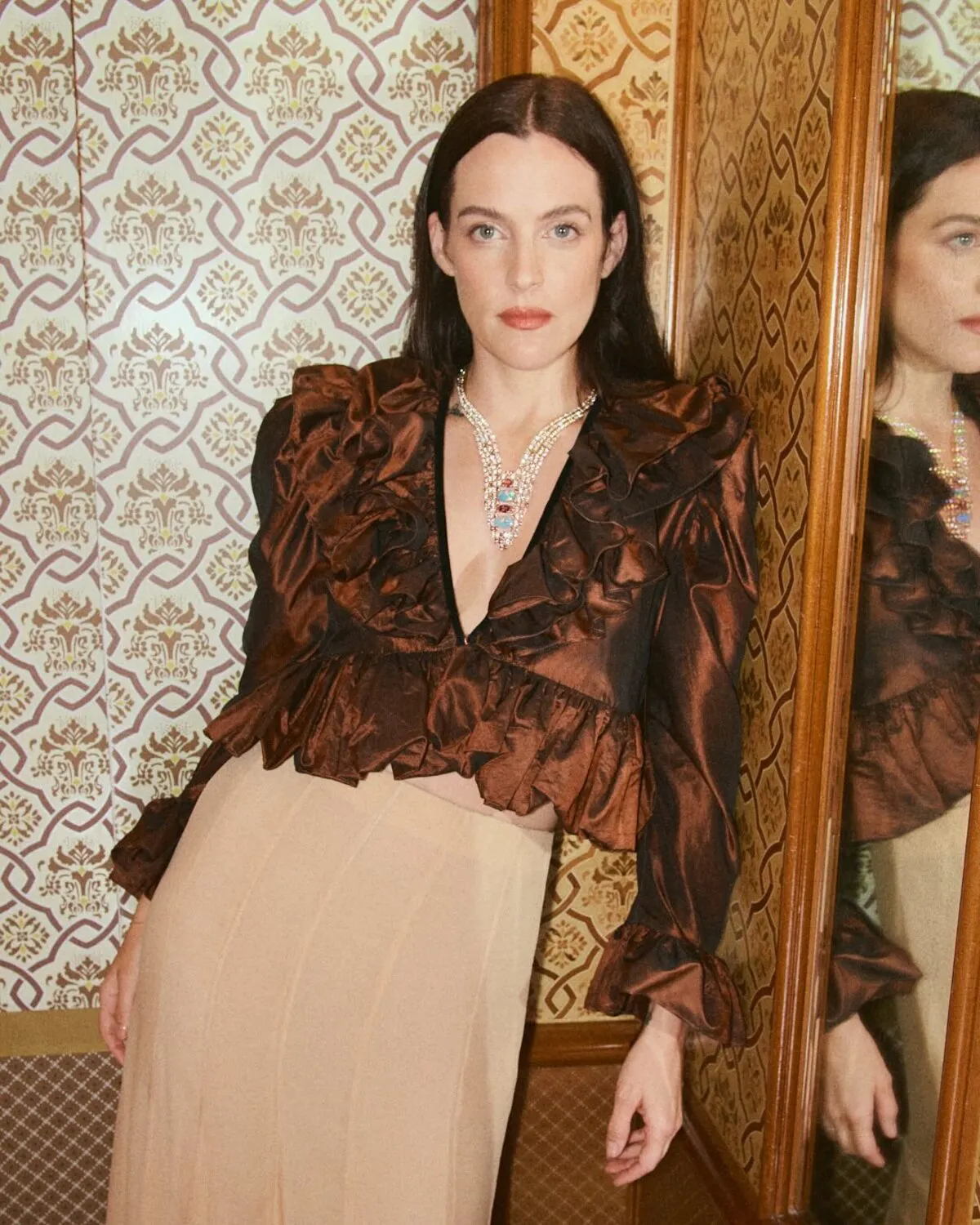 thời trang thảm đỏ Riley Keough