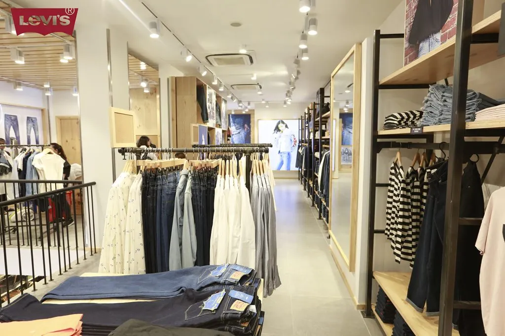 không gian cửa hàng Levi's