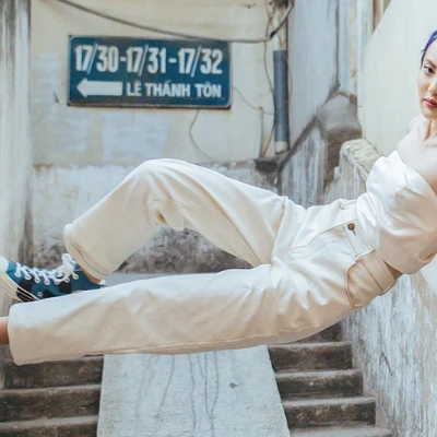Mượn giày Converse để trả lời cho câu hỏi "Như thế nào là con gái?" 13