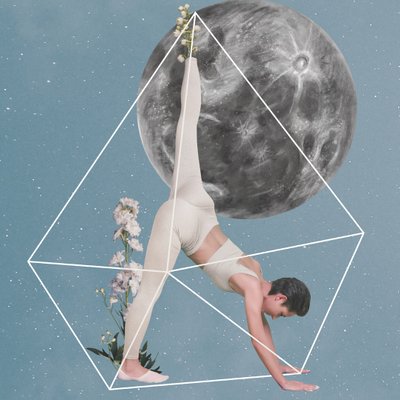 Phụ nữ tập yoga - mặt trăng và chu kỳ kinh nguyệt