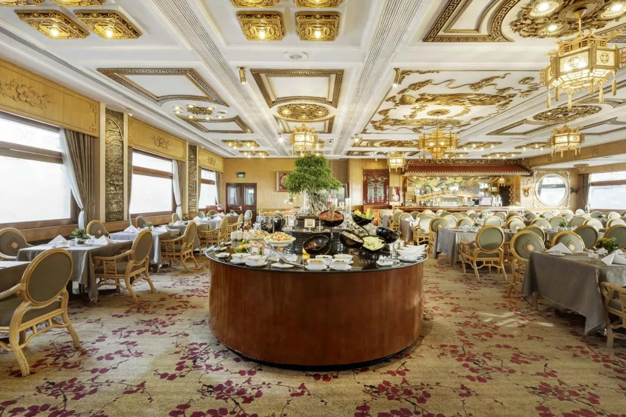 rex nơi lưu trú view đẹp cho dịp lễ 30/4