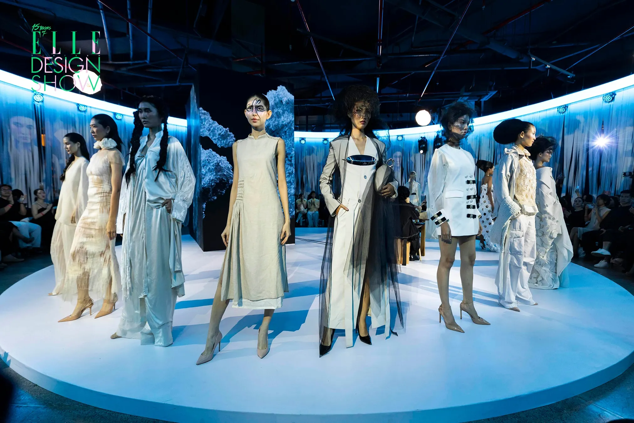 các thiết kế trong bst kỷ niệm 15 năm elle việt nam