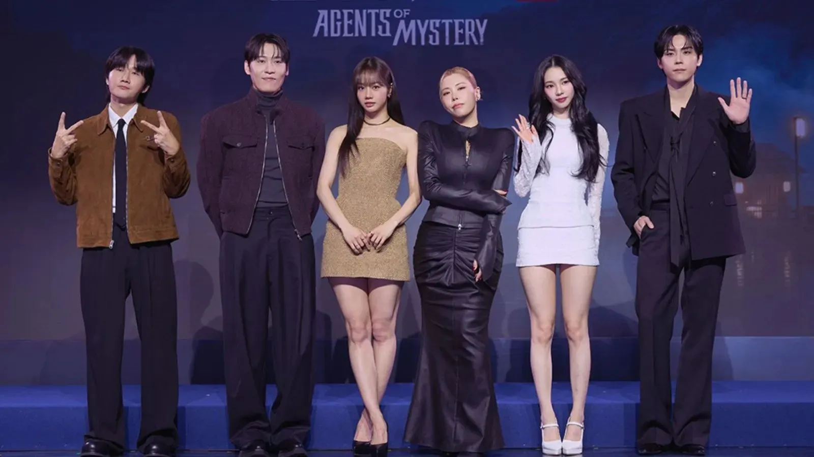 Dàn cast của chương trình Agents of Mystery mùa 2.