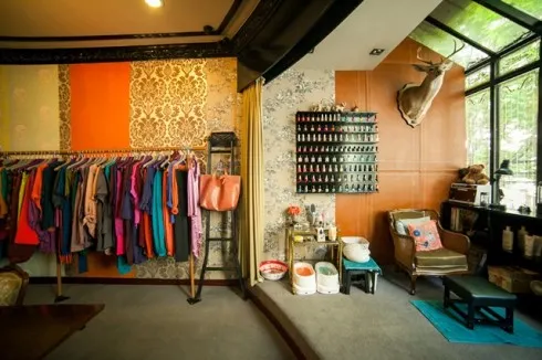 It's Happened to be a Closet_nail corner1