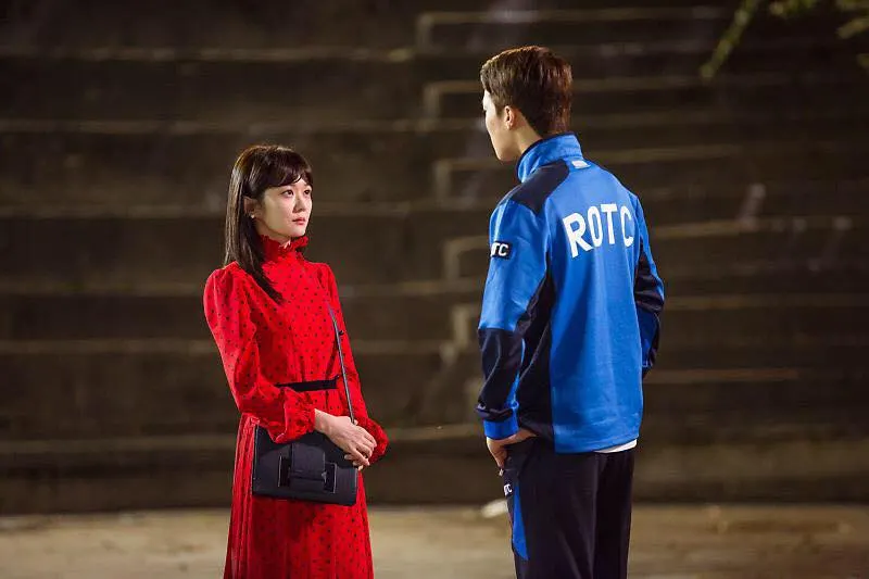 Thời trang trong phim: Cặp Đôi Vượt Thời Gian (Go Back Couple)