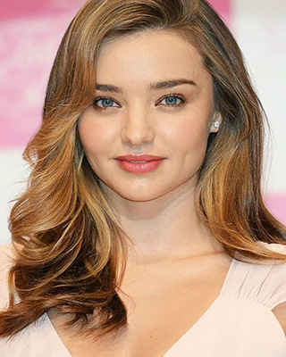 tóc xoăn cho gương mặt tròn