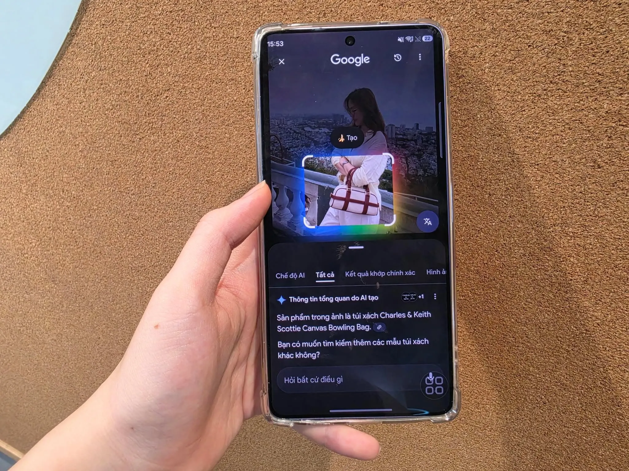 Tính năng Circle to Search 3.0 trên Galaxy S26 Ultra quét và phân tích từng món đồ.