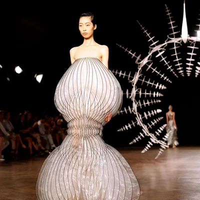Haute Couture iris van herpen thu đông 2019