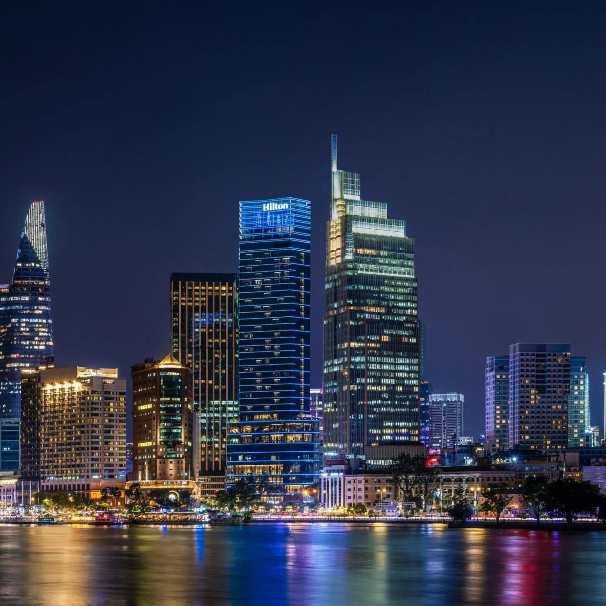 khách sạn hilton saigon view đẹp lễ 30/4