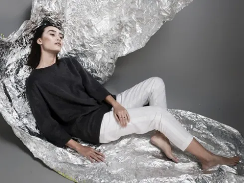 Tối giản - nổi loạn - ma mị nhưng vẫn không kém phần thanh lịch.