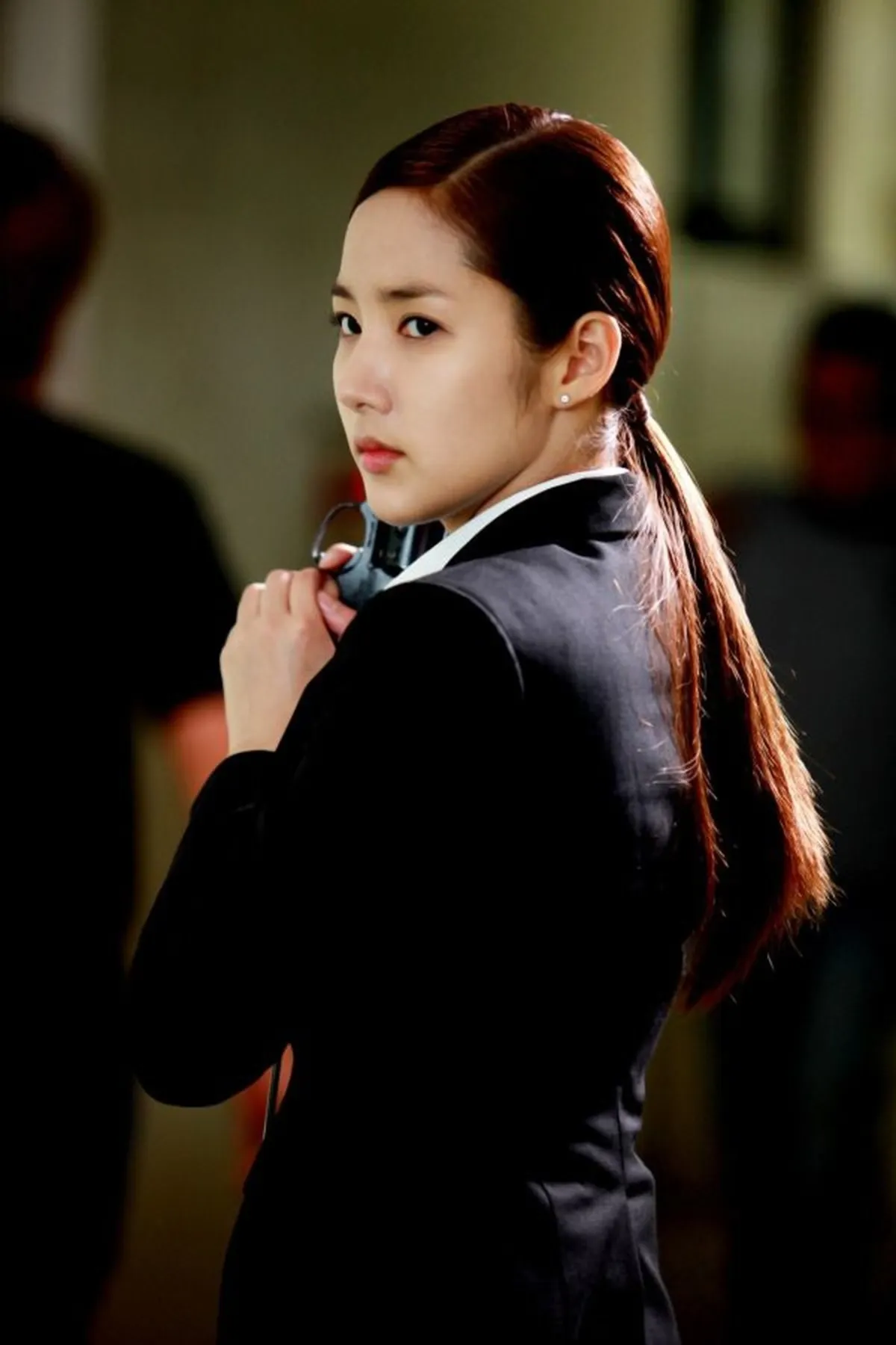 park min young trong phim hàn thợ săn thành phố