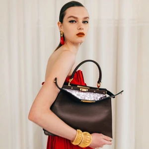 Túi xách Fendi Peekaboo Xuân-Hè 2026 – Nụ cười hé nở sau lớp khoá