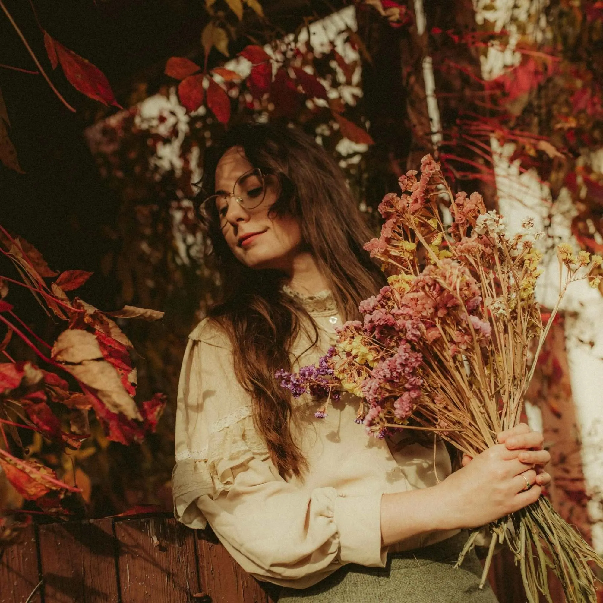 Cô gái đeo kính theo đuổi mục đích sống