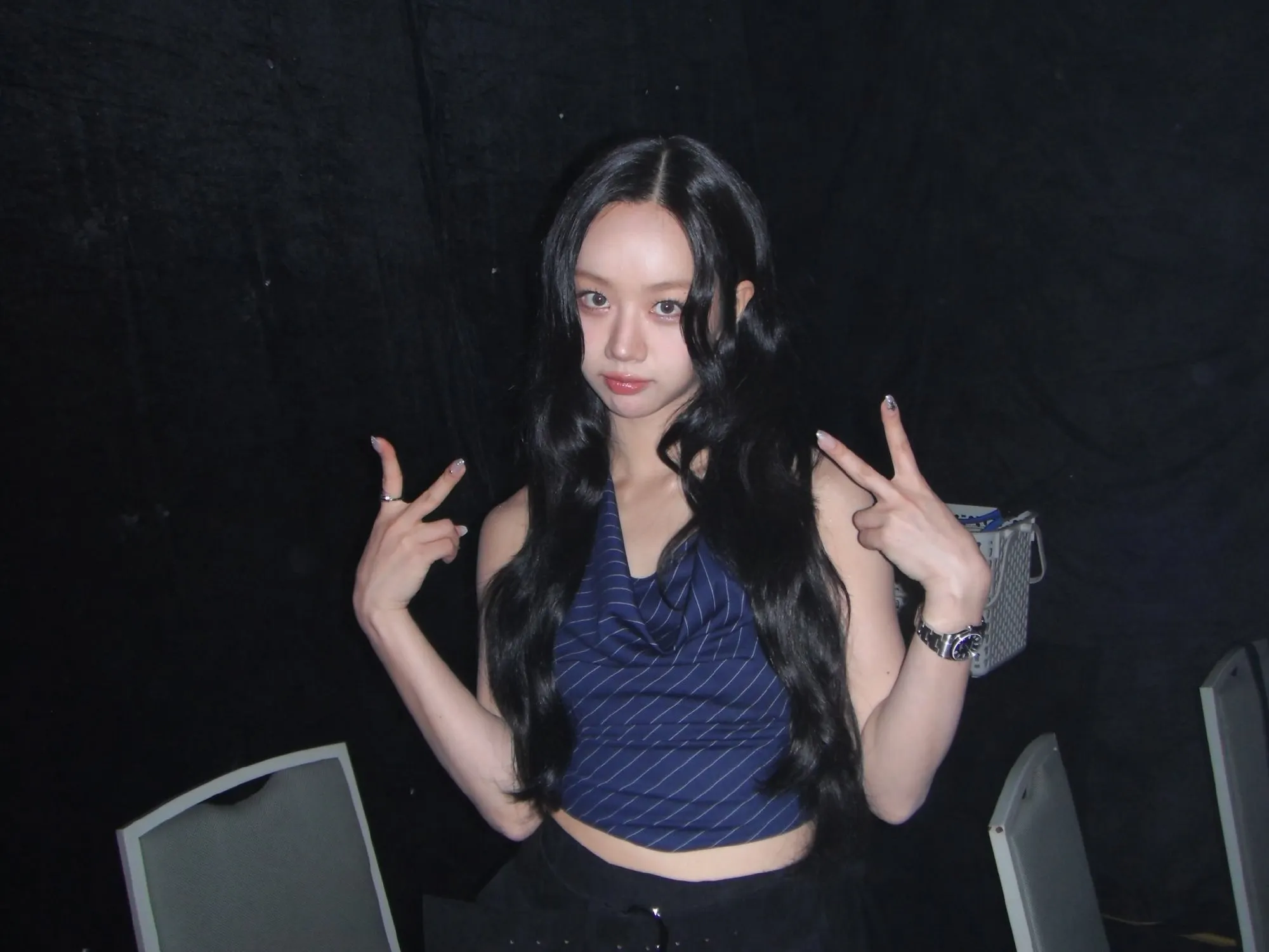 Lee Hyeri diện áo croptop cổ yếm 
