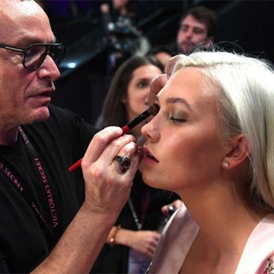 Victoria's Secret 2017: Chiêm ngưỡng khuôn diện mộc phía sau hậu trường của dàn người mẫu