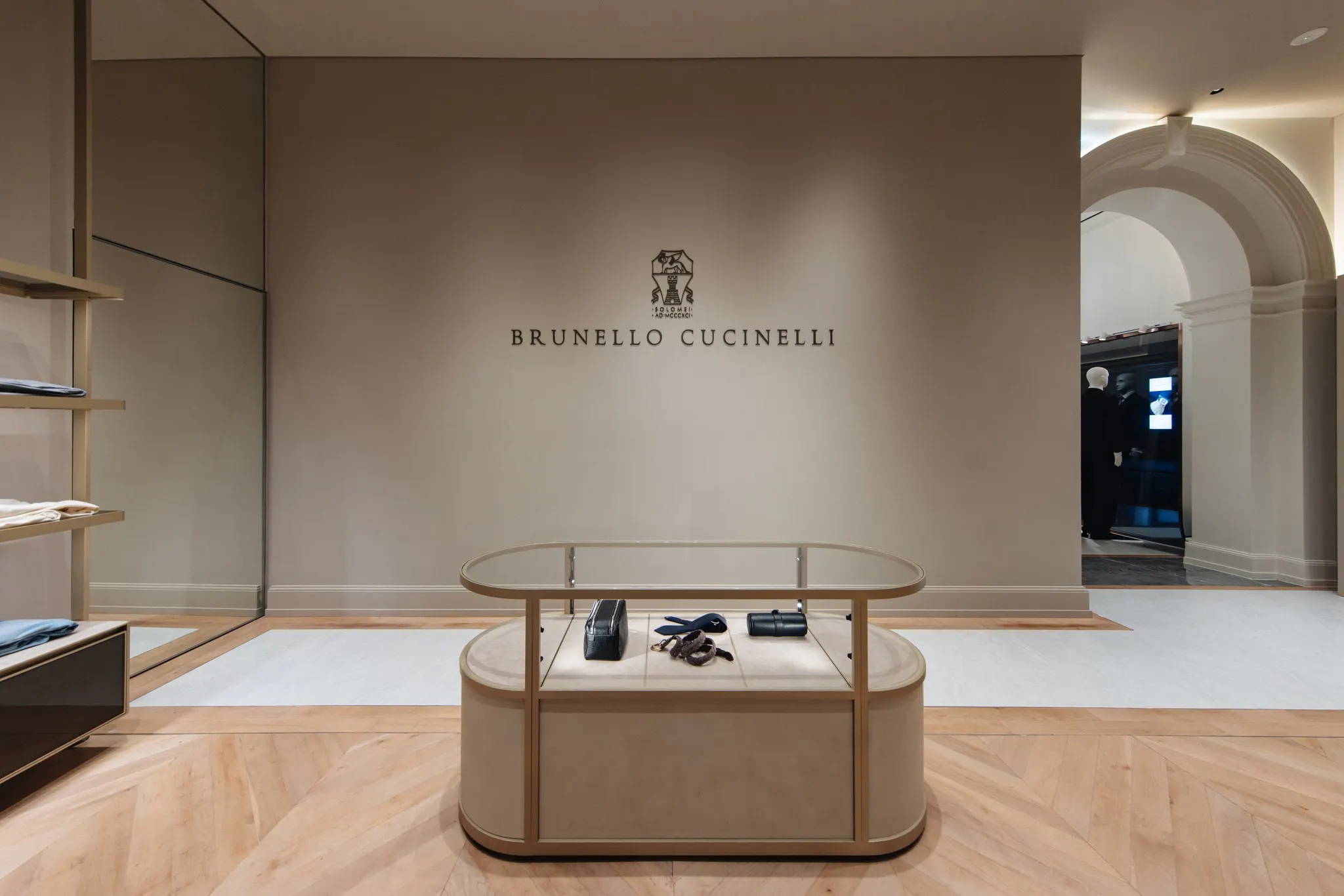 Không gian tại SIS Continental