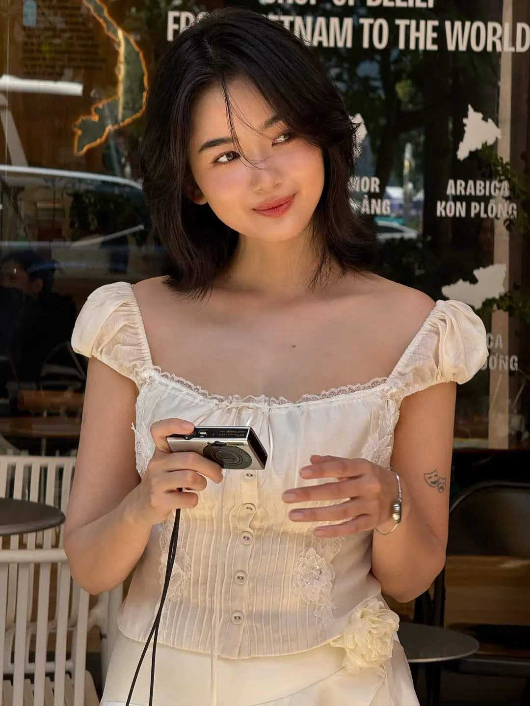 áo blouse trắng nàng thơ