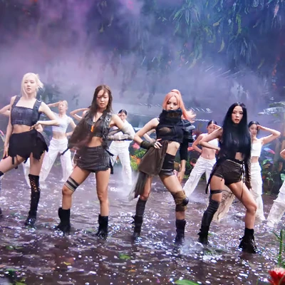 thời trang mv pink venom