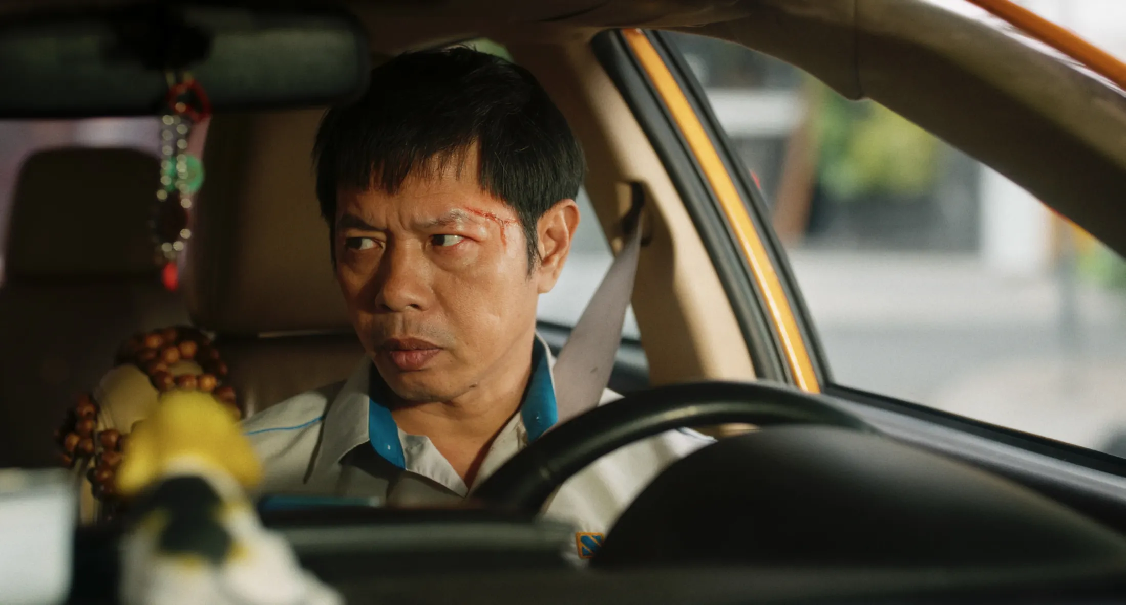 Trailer phim Anh Hùng đặt cho khán giả nhiều nghi vấn.