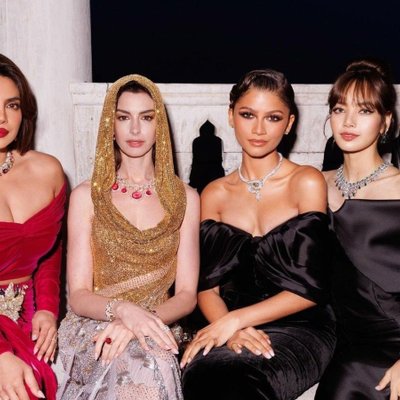 bulgari zendaya anne hathaway lisa