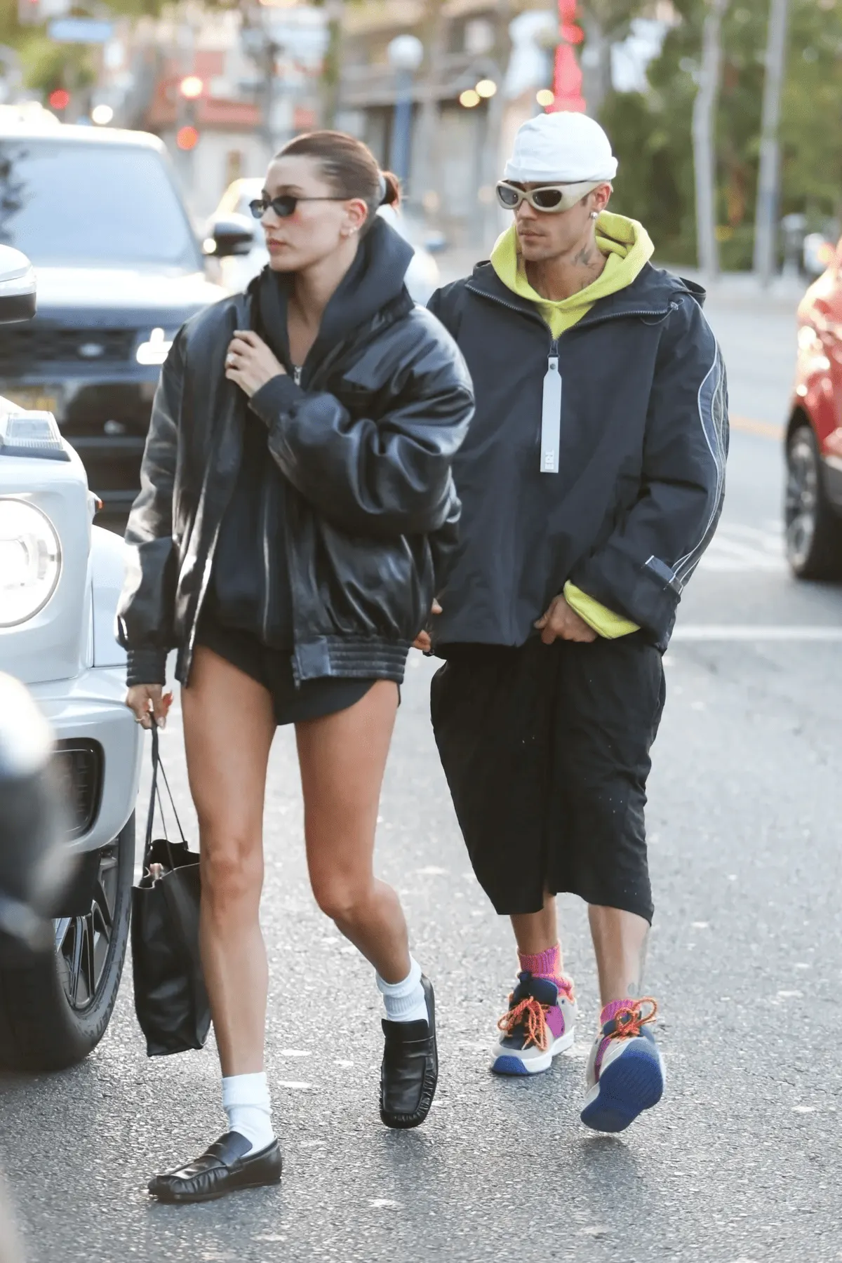 Hailey và Justin Bieber diện street style
