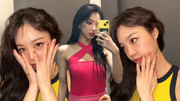 xăm hình - Soojin và Chaeyoung tạo kiểu tóc uốn lơi và selfie để khoe hình xăm trên ngón tay