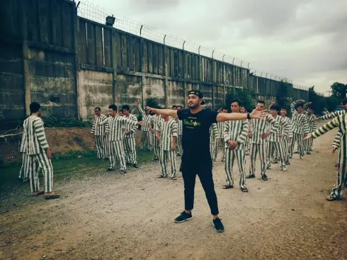 Petey Nguyễn cũng đoàn phim Siêu Trộm