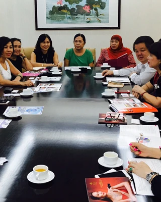 iwfci-tham-va-lam-viec-voi-hoi-nu-doanh-nhan-tp-hcm