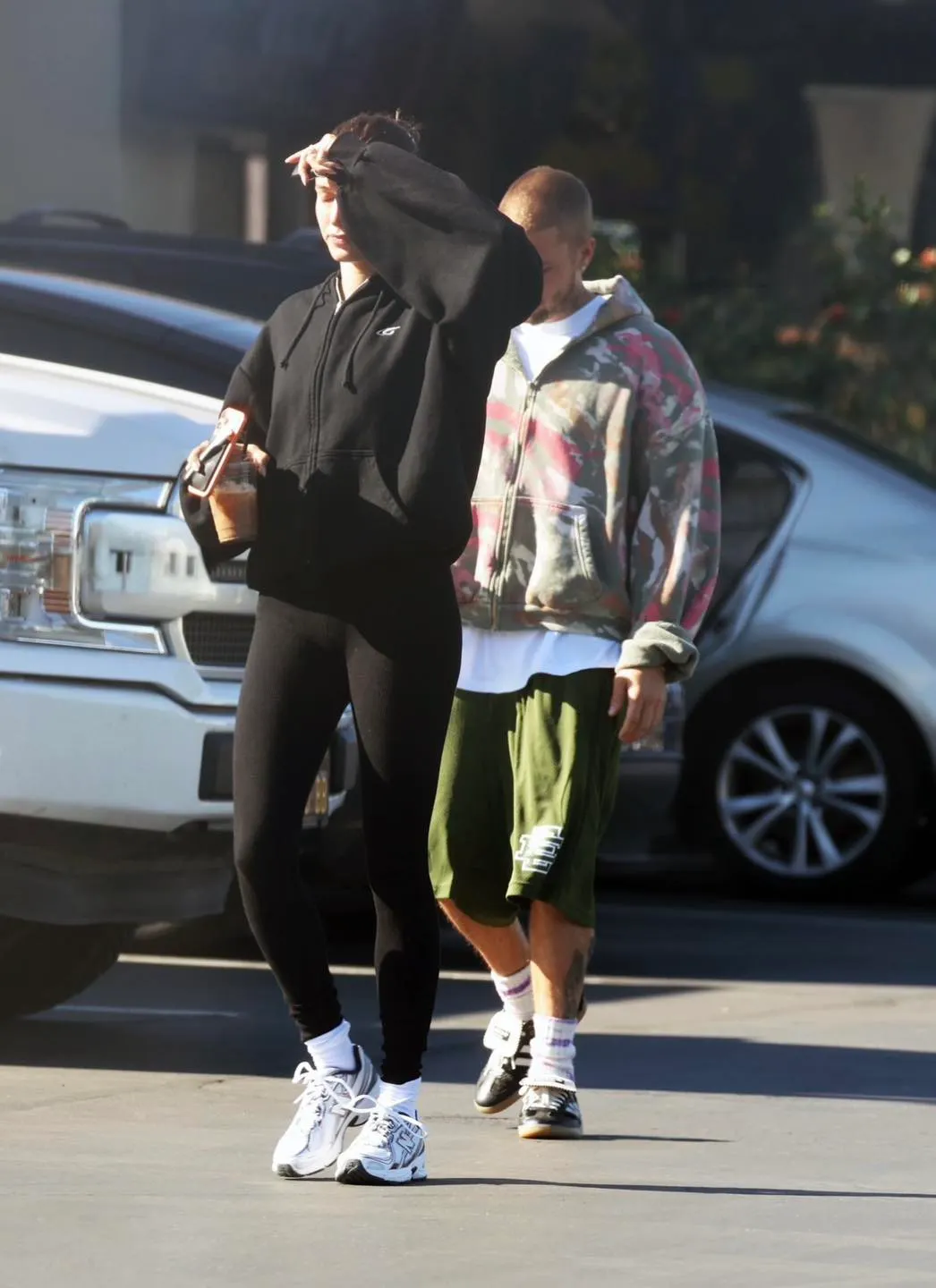 Hailey Bieber và Justin Bieber xuất hiện tại Tokyo