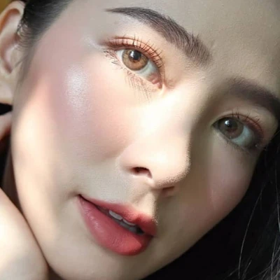 Bí quyết trang điểm lâu trôi, bất chấp ngày Hè nắng nóng