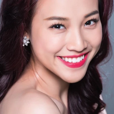 MC Á Hậu Hoàng Oanh