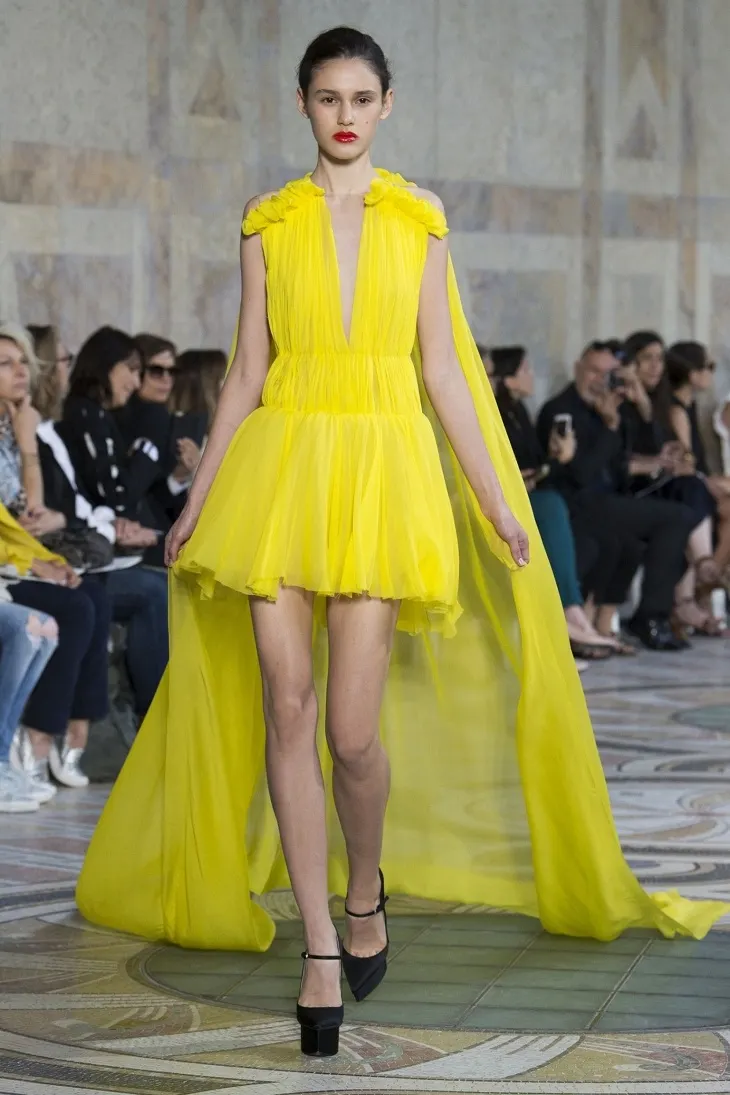 ELLE Việt Nam - Màu vàng Gen-Z sẽ thay thế màu hồng Millenial thống trị thời trang 2018 (13)