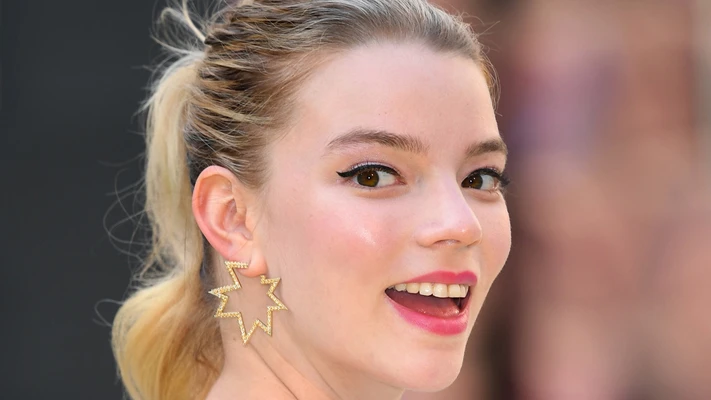 nhan sắc nữ diễn viên Anya Taylor-Joy.