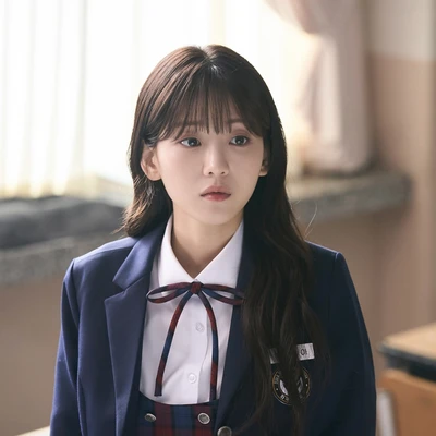 Cho Yi Hyun head over heels