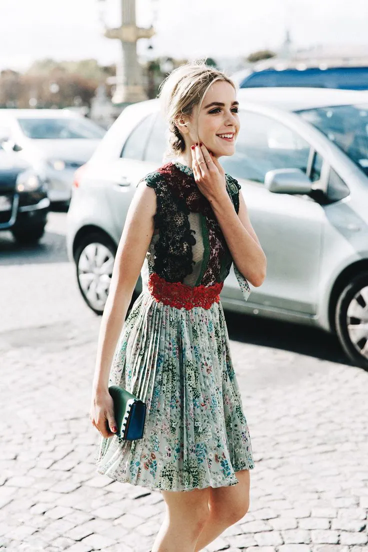 ELLE Style Calendar: Đầm dự tiệc tôn dáng 56