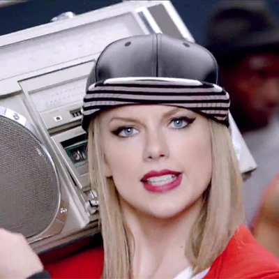 Taylor Swift bị kiện vì đạo ý tưởng lời bài hát Shake It Off