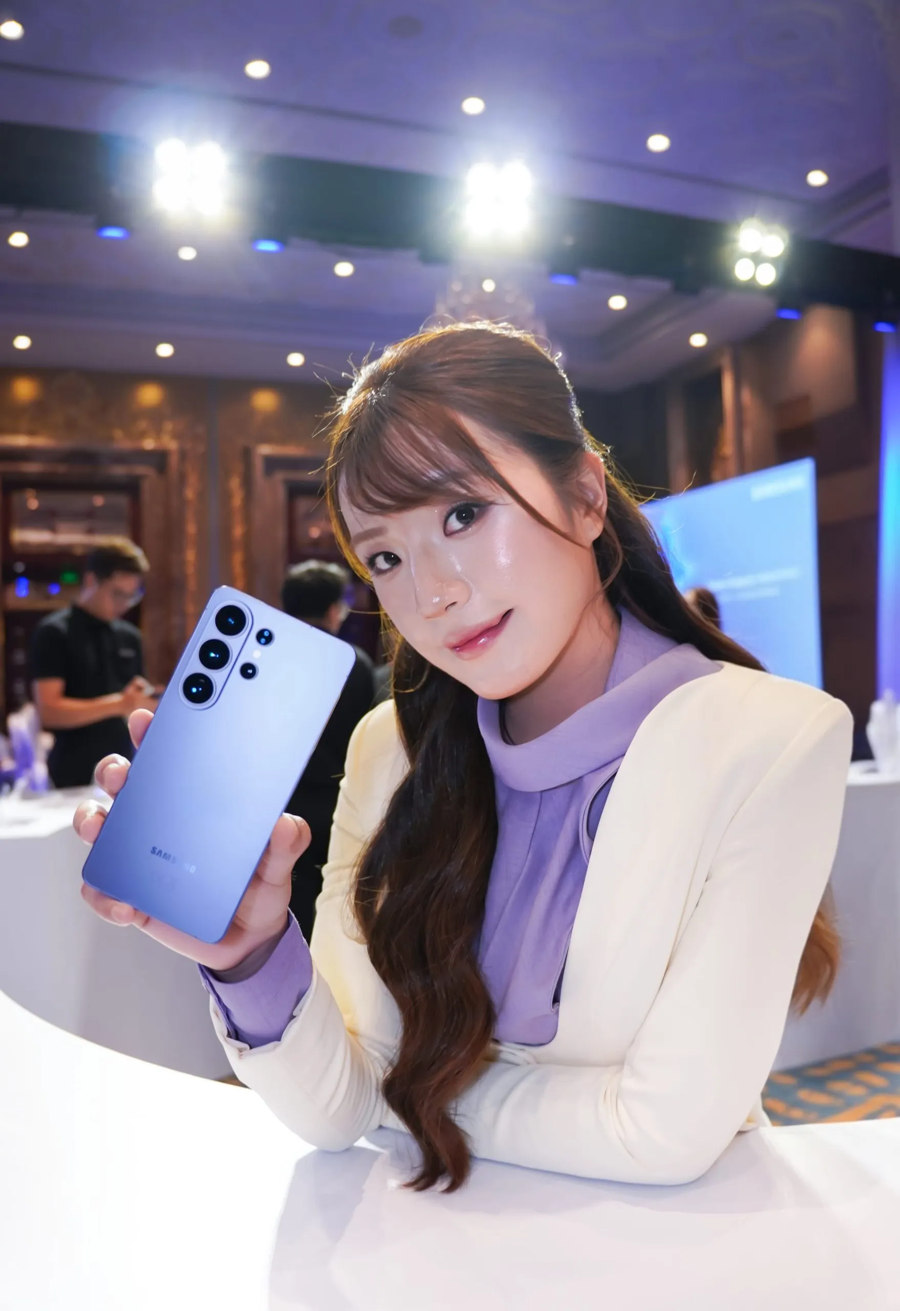 Galaxy S26 Ultra là chiếc điện thoại được nhiều tín đồ thời trang sử dụng.