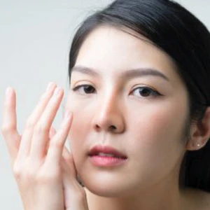 serum đặc trị chăm sóc da tại nhà