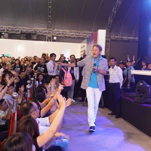 Chủ tịch tập đoàn Sony xuất hiện với diện mạo bảnh bao và sành điệu tại Sony Show tại HCM