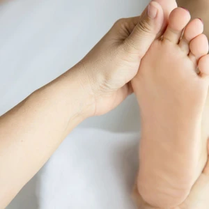 massage, chăm sóc gót chân