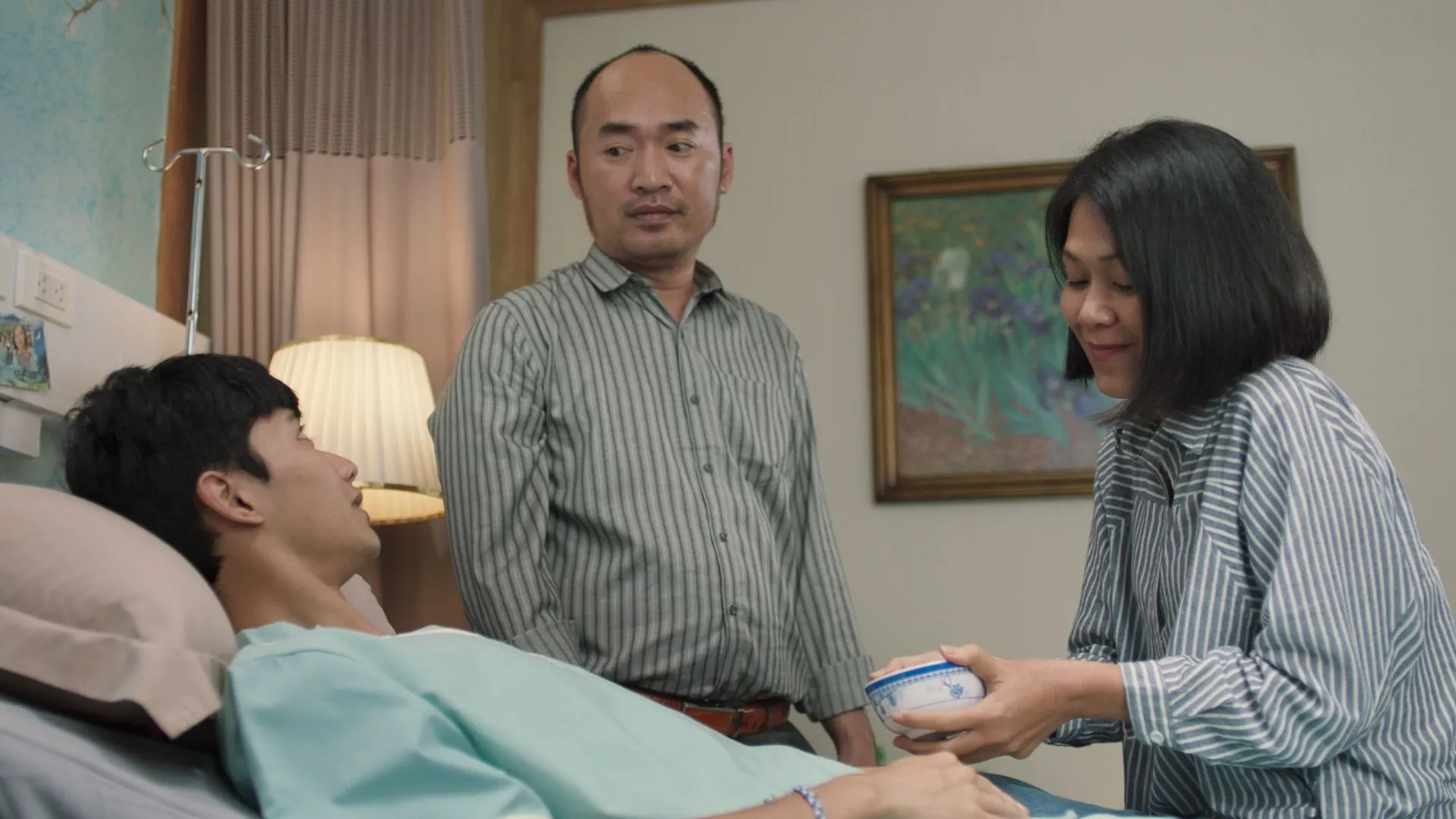 Tiến Luật và Đinh Y Nhung trong vai bố mẹ của Avin Lu