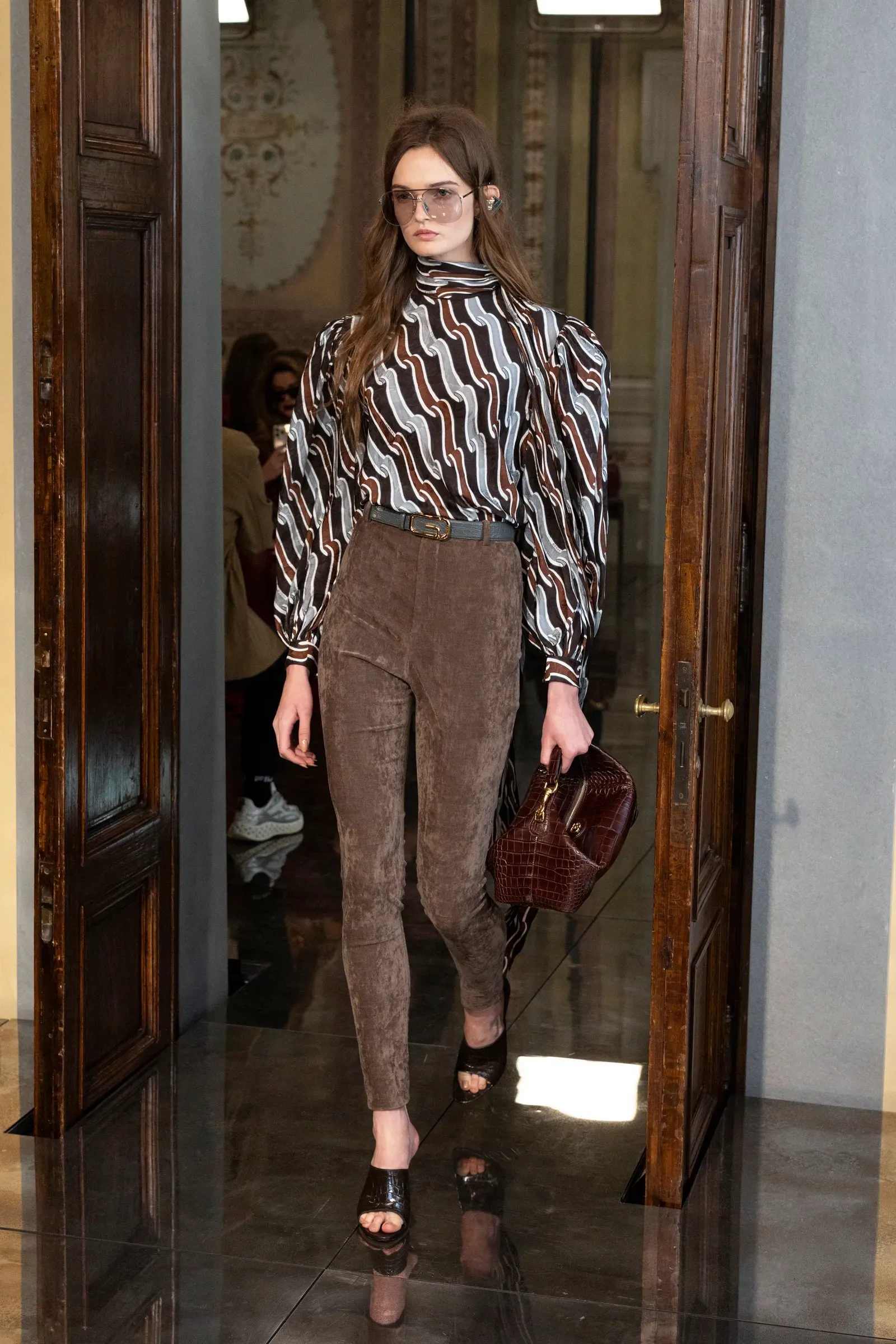 sơ mi cách điệu BST Gucci Cruise 2026