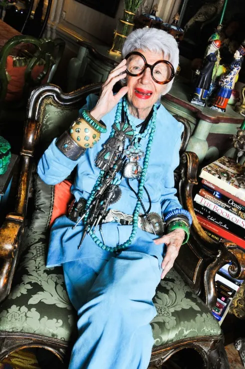 Iris Apfel Những fashionista "đầu bạc" truyền cảm hứng của thế giới - ELLE VN