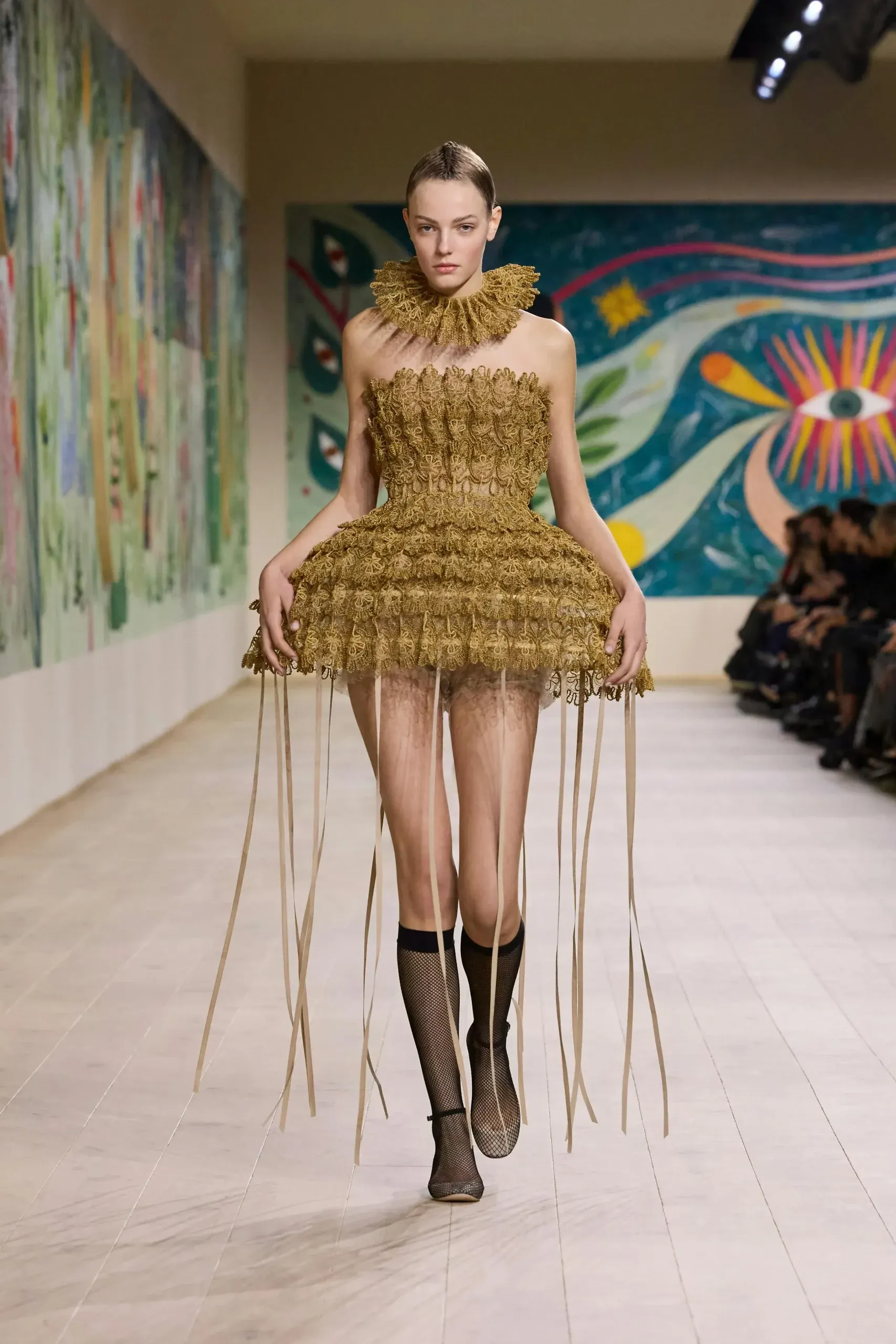 váy dáng cúp ngực xoè Dior