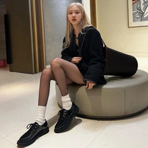 Giày derby - Từ món đồ menswear đến “con cưng mới” trong tủ đồ cô nàng hiện đại