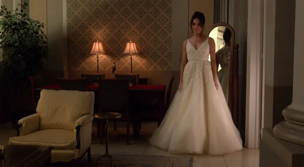 Ai là ứng cử viên sáng giá thiết kế váy cưới cho nàng dâu tương lai Meghan Markle trong ngày trọng đại