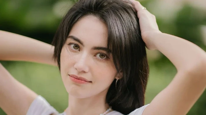 Nước gạo - DAVIKA vuốt tóc
